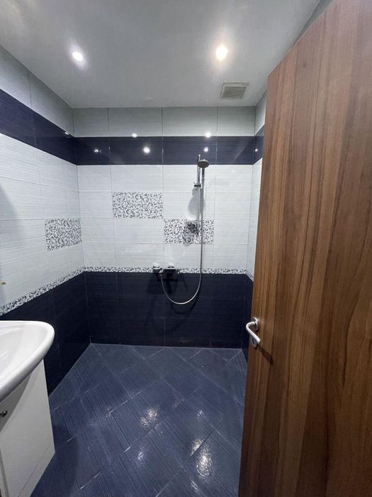 Дава се под наем Тристаен апартамент в София, Изток - 92 кв.м за 850 € - Снимка #9