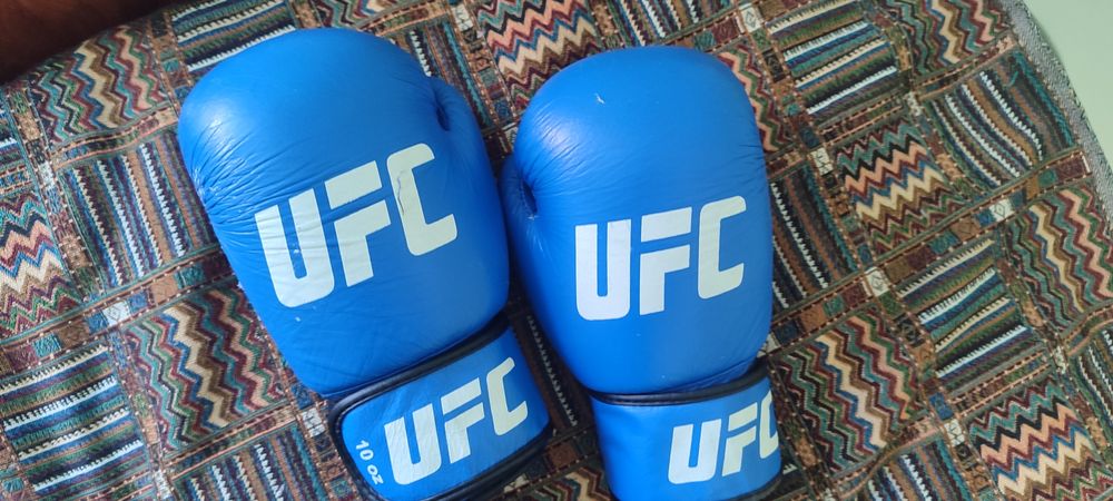 Продаются боксерские перчатки