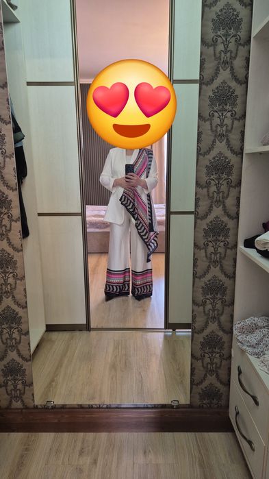 Костюм элегантный