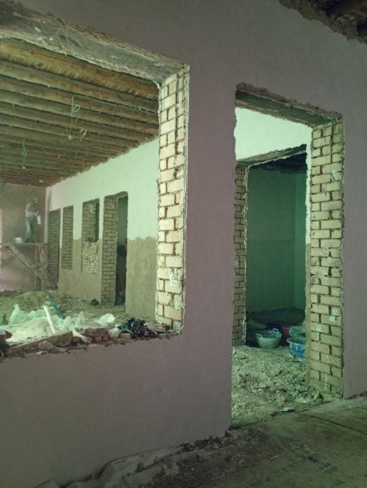 Albastir va Gips suvoq qilamiz tarkibida Toʻproq,qum, Albastir.qoshila