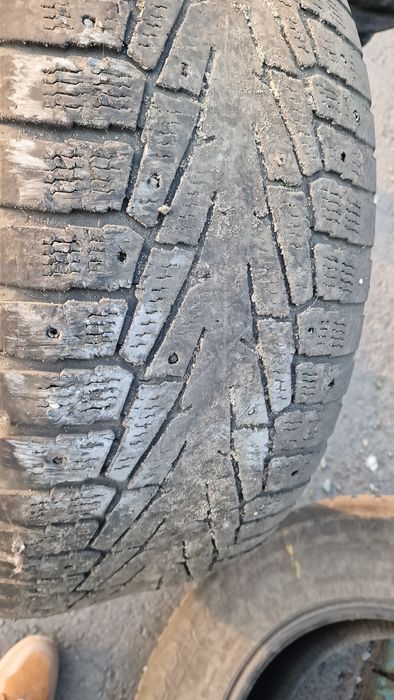 Продам шины зима б/у 285/65 R17