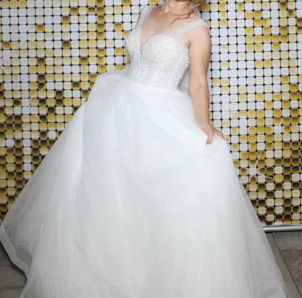 Rochie mireasa cu corset, cu perle