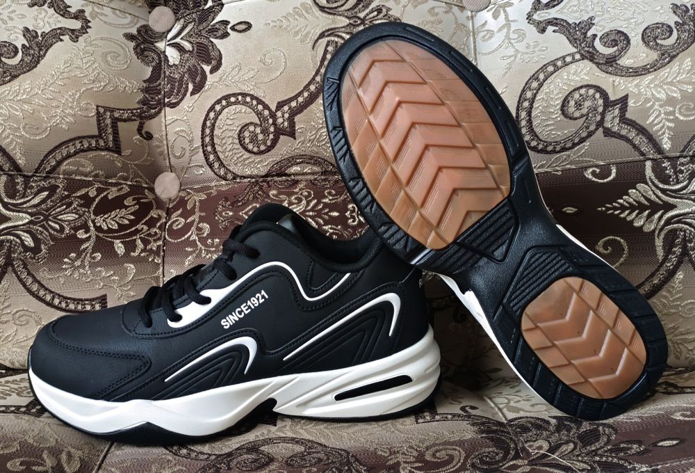 Кроссовки мужские.