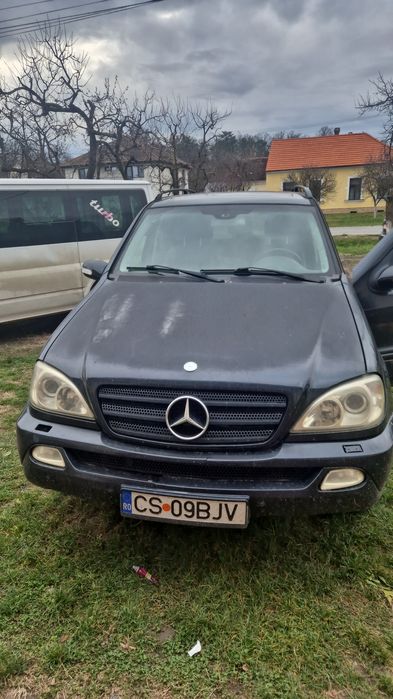 Vând ML 270 an 2002