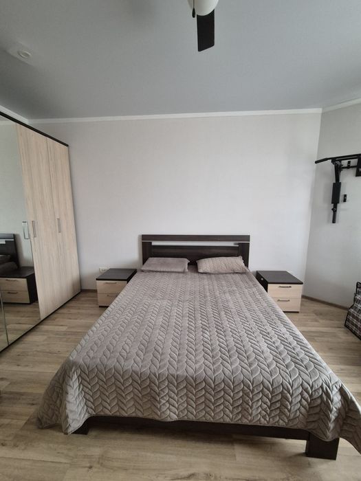 Продам спальный гарнитур