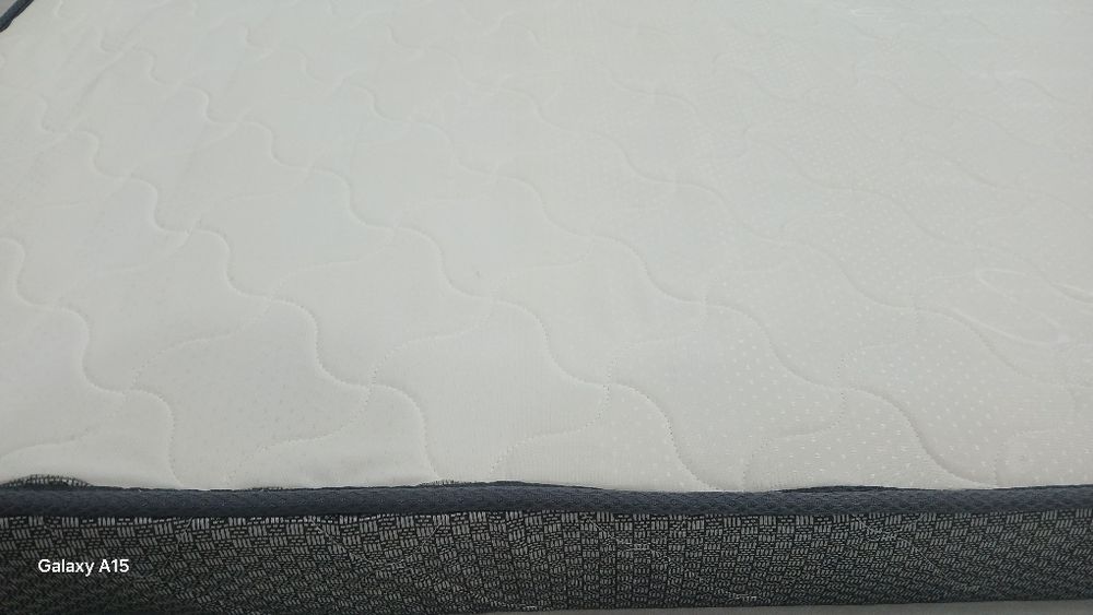 Продам матрас двуспальный 200/200