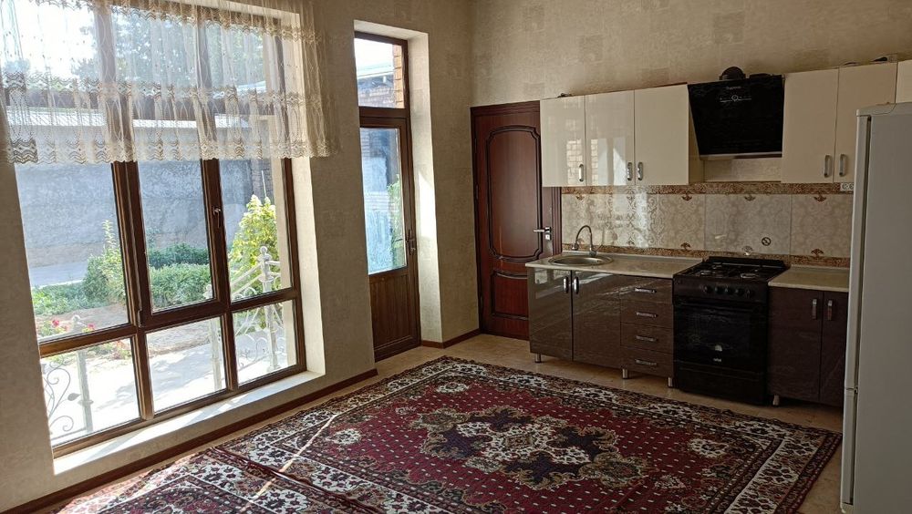 Oxunboboyevda xovli sotilad 6sotix 2etajli 12xona + podval 300kvm