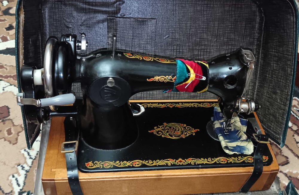 Продаётся швейная машинка в  чемодане 
Пожаловаться