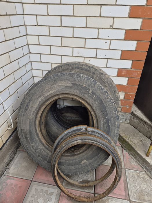 Продам шины 9.00 и 11.00.