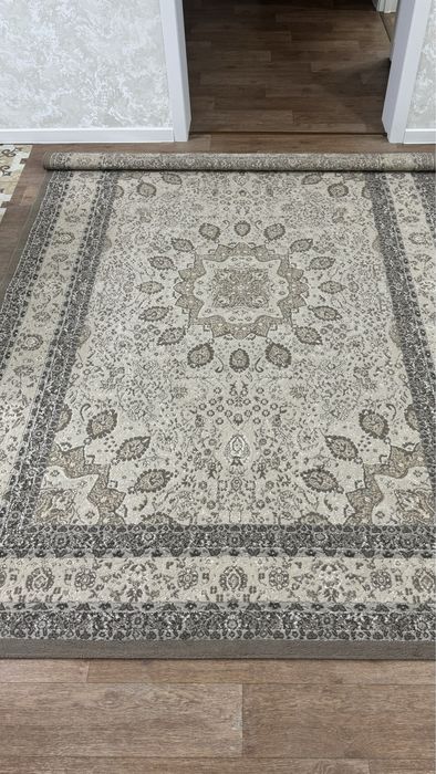 Продам б/у ковры в хорошем состоянии