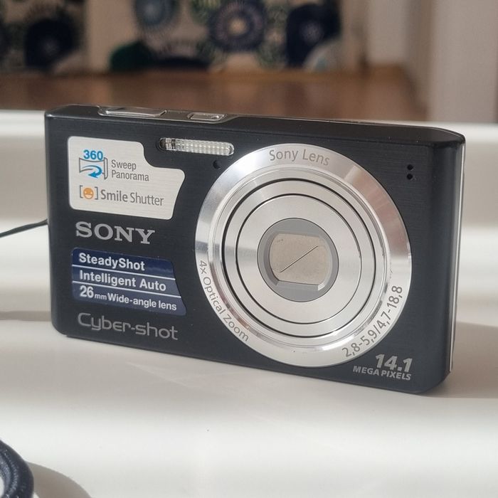 Компактен фотоапарат Sony Cyber shot w610