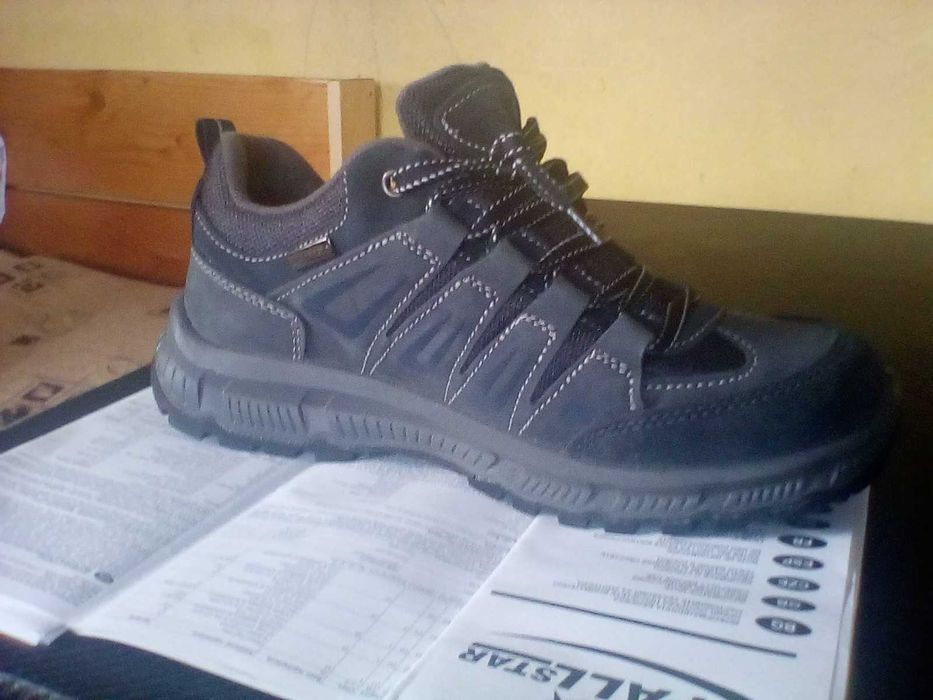 Продава маратонки 38  ном., само пробвани