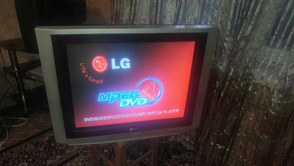 Телевизор LG 34-51- 71 см