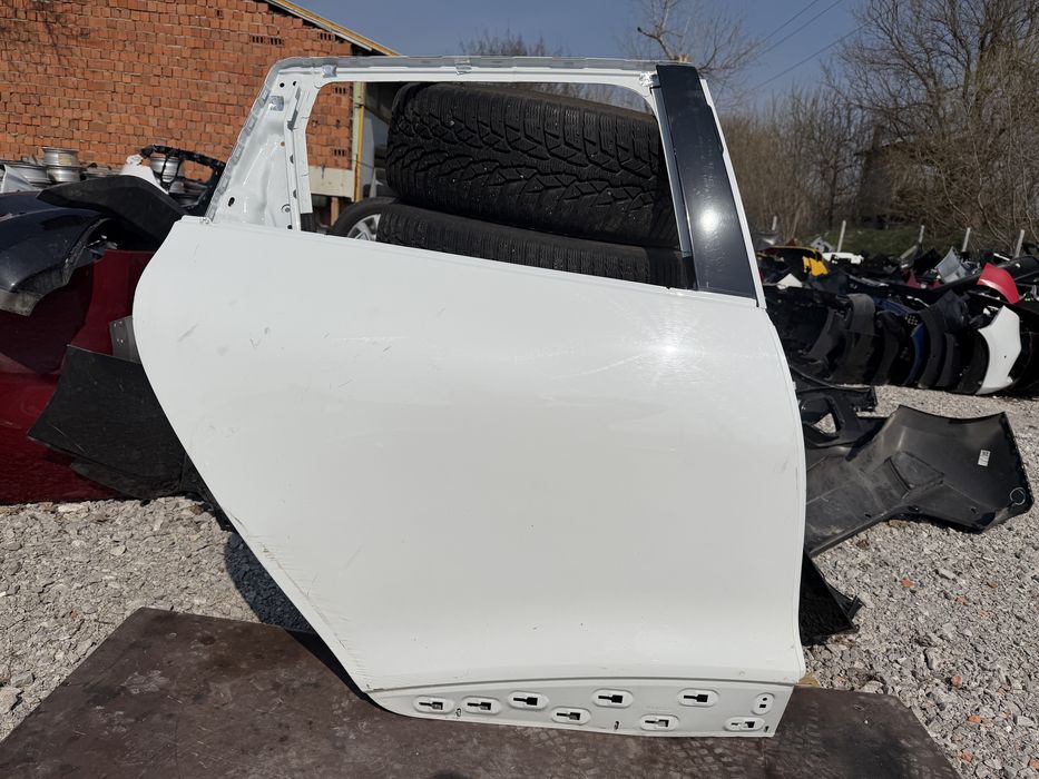 Врата Renault Clio 4 2020 год.-