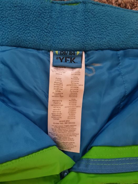 Pantaloni pentru sky.