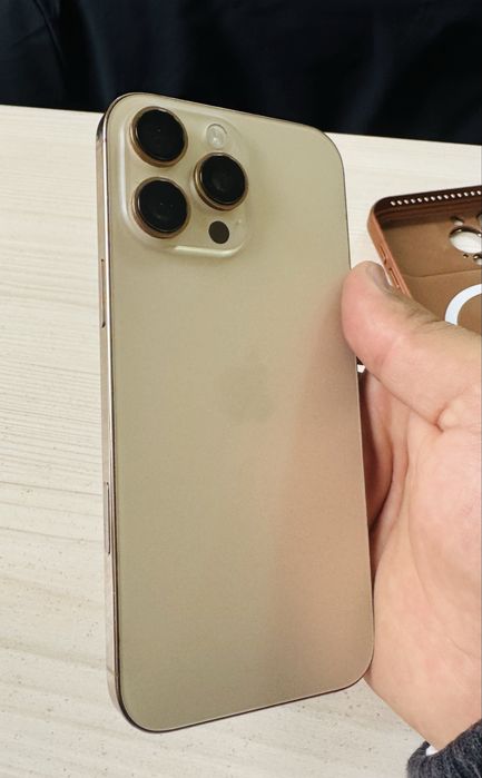 Iphone 16 pro max 256gb Gold