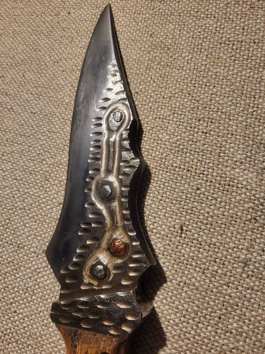 Cutit vanatoare lucrat manual, unicat, foaie arc, maner lemn