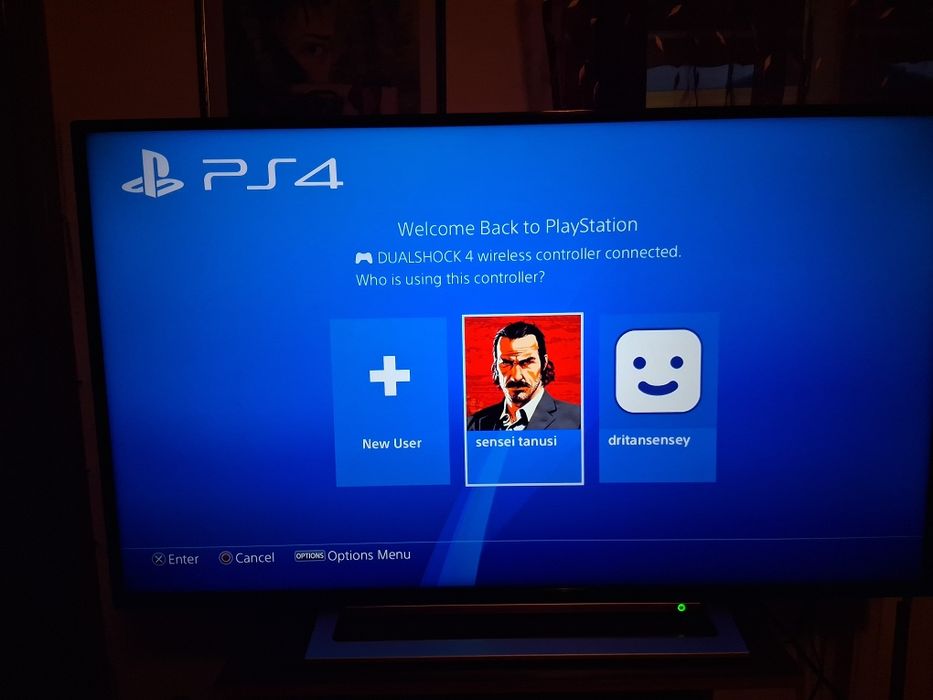 Playstation 4 slim