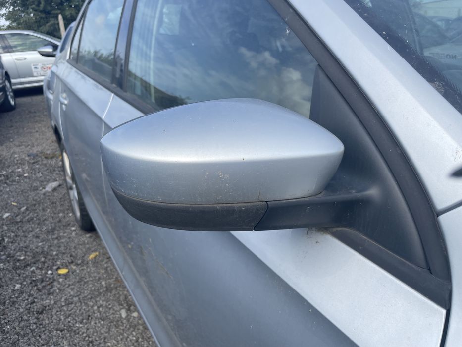 огледало шкода рапид skoda rapid