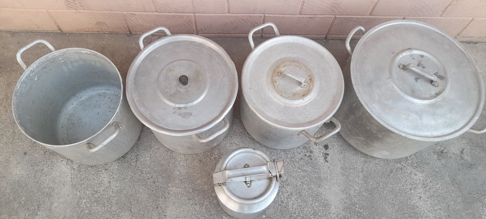 Алюминевая кастрюли