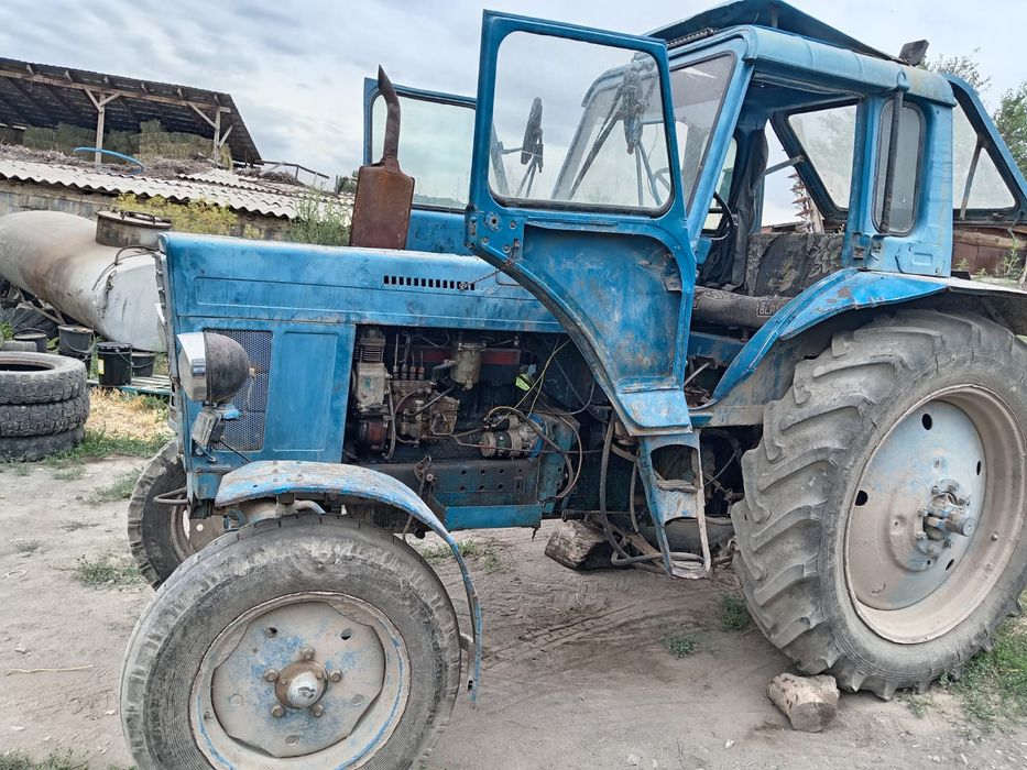 Продам трактор с плугом и косилкой