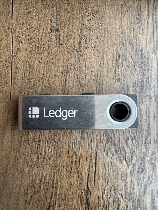 Ledger Nano X + Nano S - употребявани, в перфектно състояние