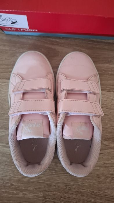 Продавам детски кецове на Puma