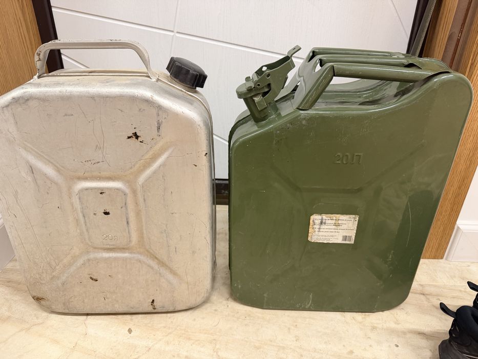 Канистра под топливо