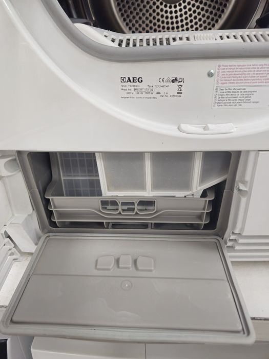 Сушилня AEG Lavatherm AT65385IH3 клас: ААA+++ 8кг 400W с термопомпа +