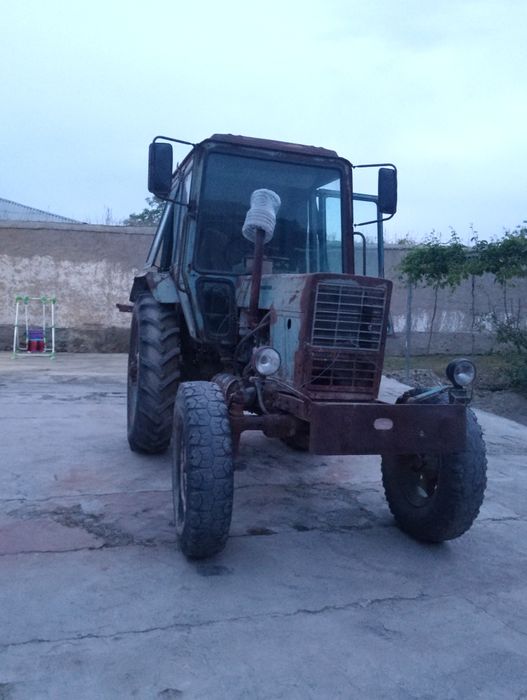 Traktor mtz 80.  1992 yil