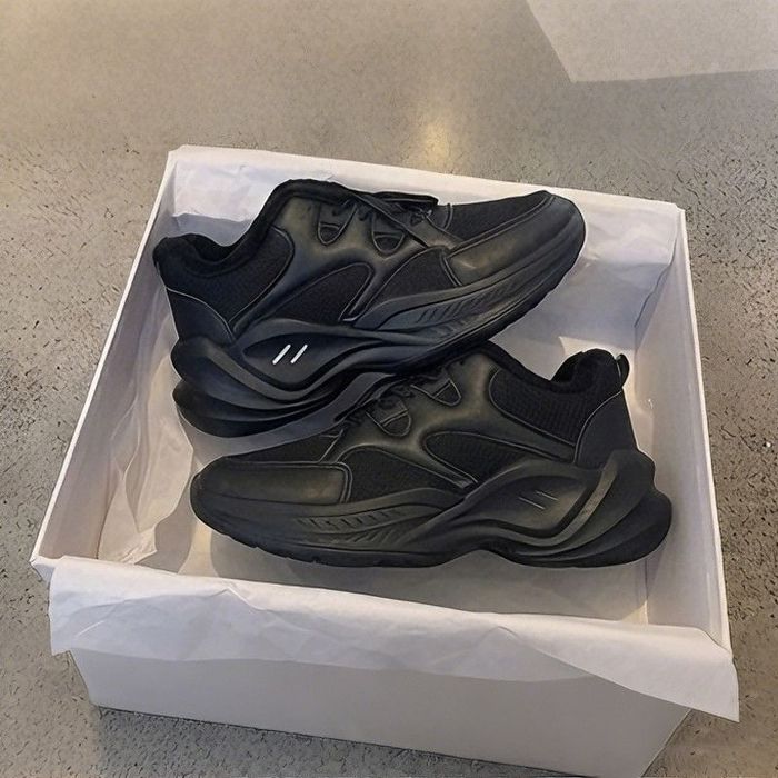 Женские новые кроссовки