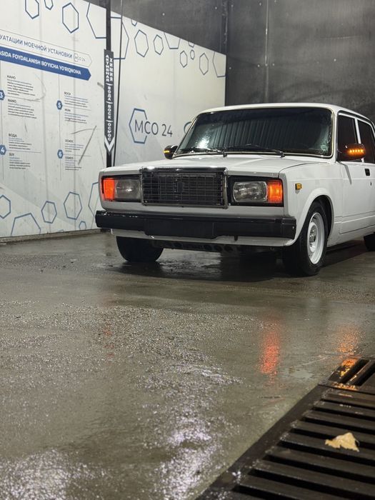 vaz2107 yili 2003 mator 03 rangi oq