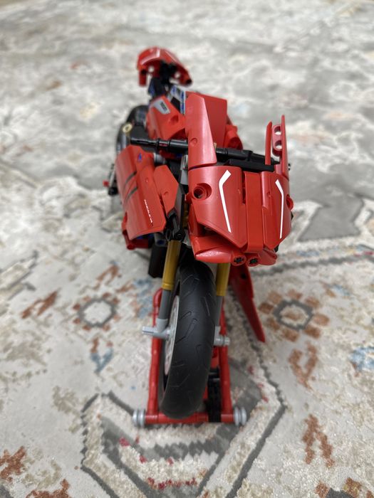 Lego technic ducati 42107
