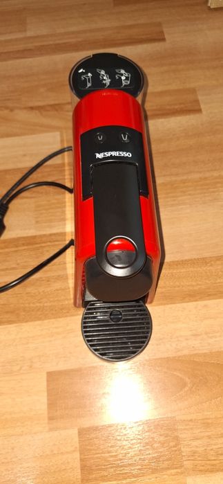 Espressor Nespresso Essenza Mini D30 Roșu