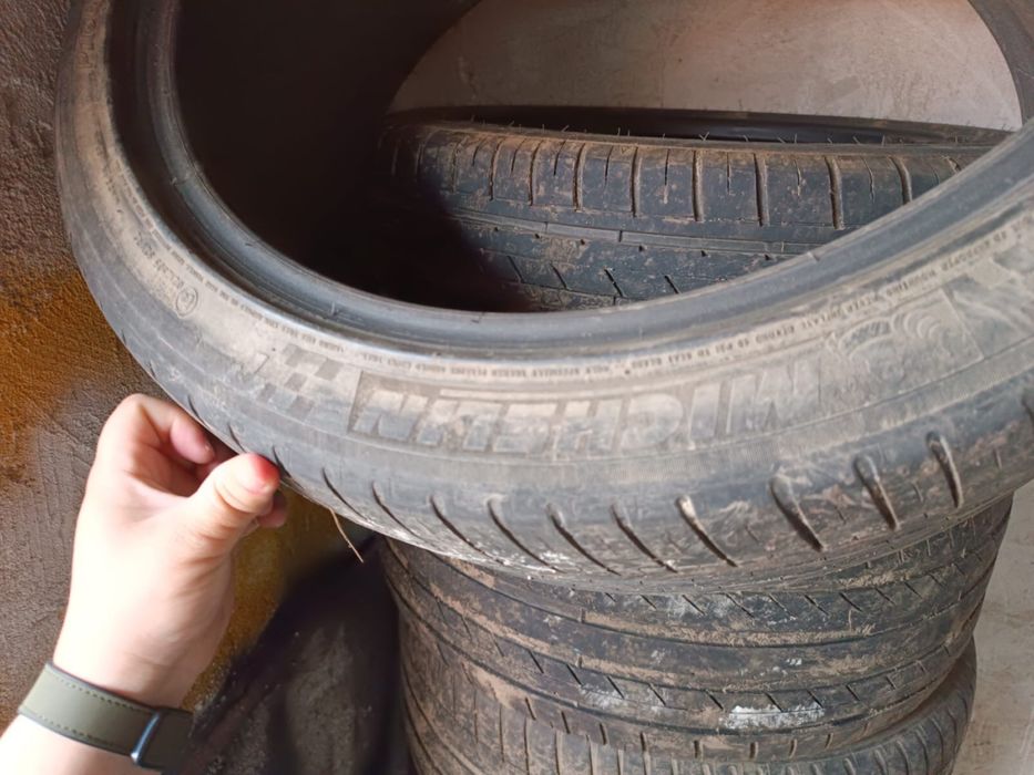 Продам шины R19 Мишлен