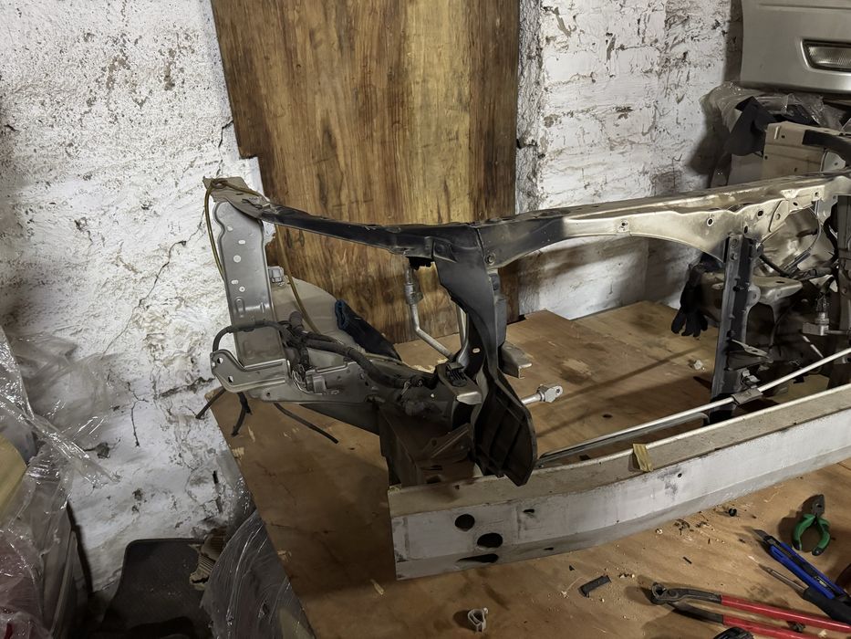 Суппорт радиатора, экран, телевизор на Lexus Rx300, 330, 350