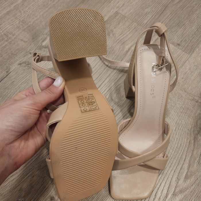 Sandale bej nude 36 toc