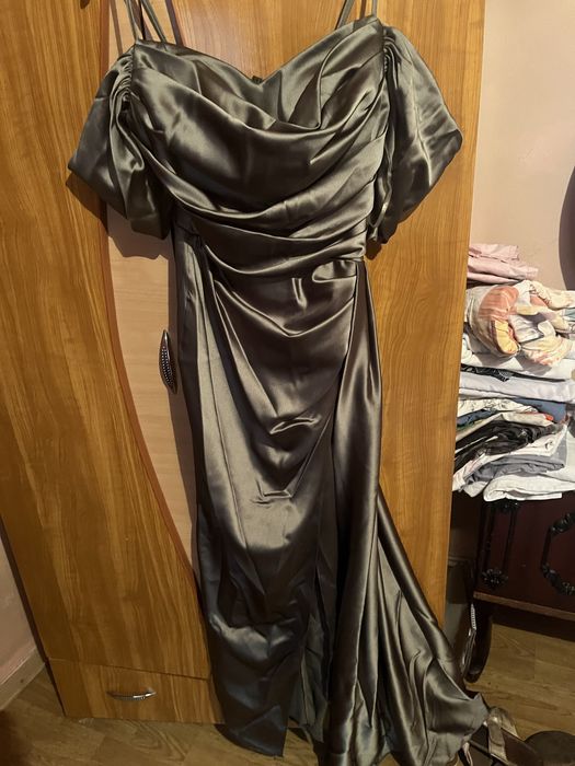 Rochie elegantă satin verde măsliniu( banchet, petrecere)