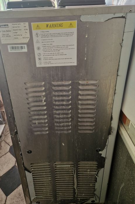 Фризер аппарат для приготовления мороженного