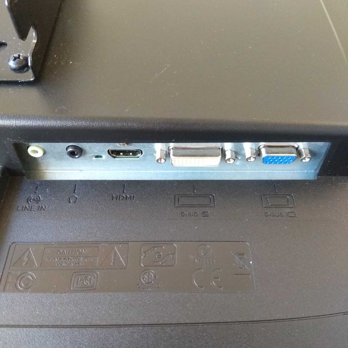 Benq - 2 броя W-LED, FULL HD монитори 24 и 22 инча с HDMI