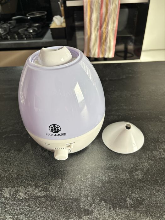 Umidificator de aer cu ultrasunete si aromaterapi