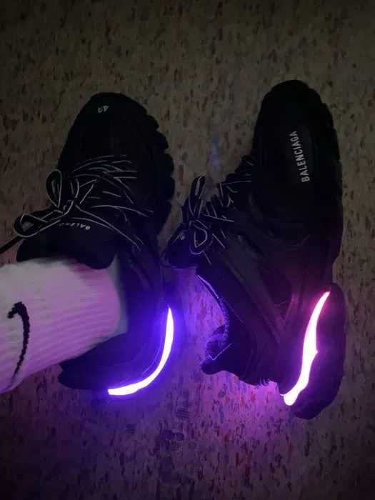 Balenciaga track led