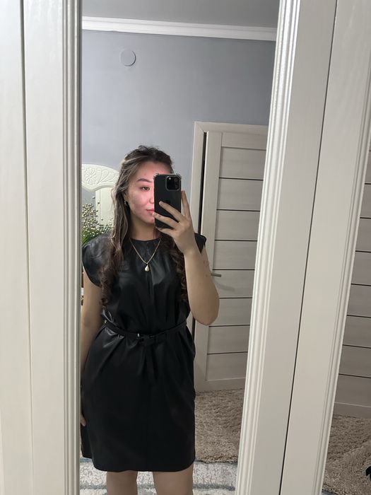 Продаю кожанные платья