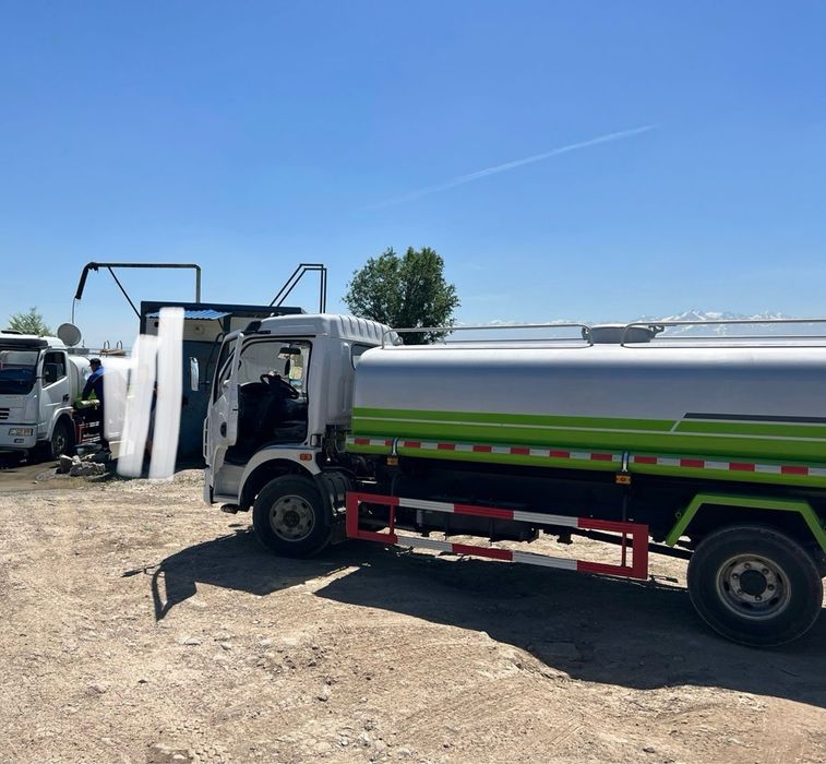 Продам поливомоечную машину Dongfeng