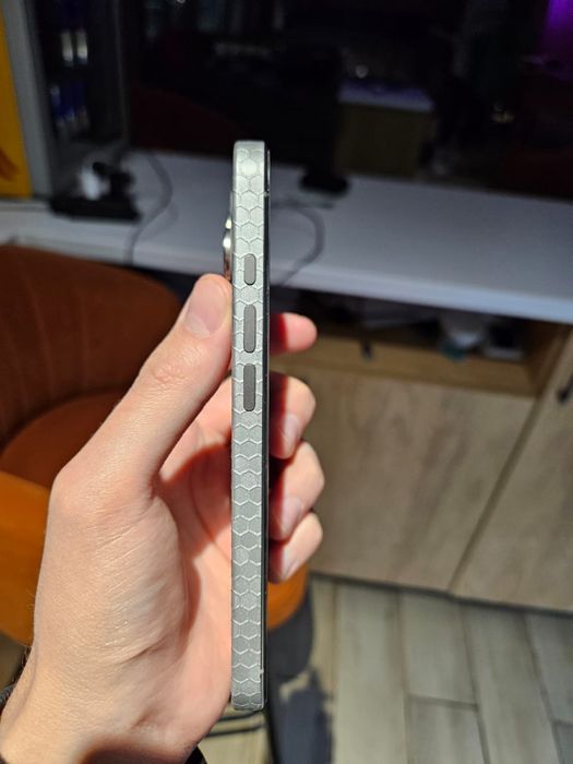 Iphone 16 pro natural titanium 128gb Esim