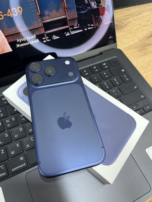 Телефон Apple iPhone 17 Pro