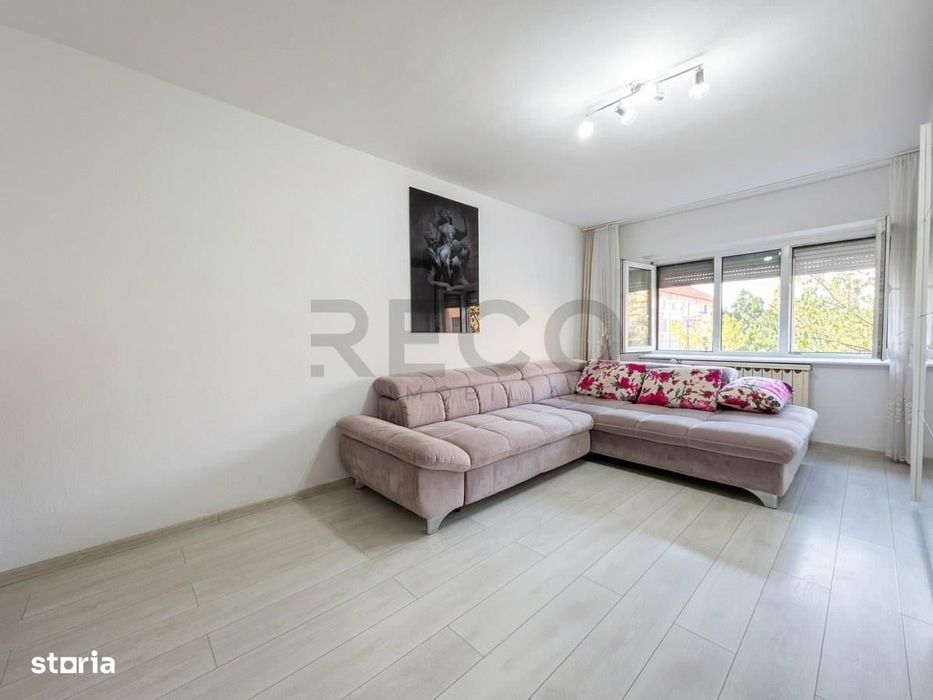 RECO Apartament PB  in Decebal la etaj intermediar