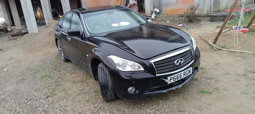 Infiniti m30 pentru piese