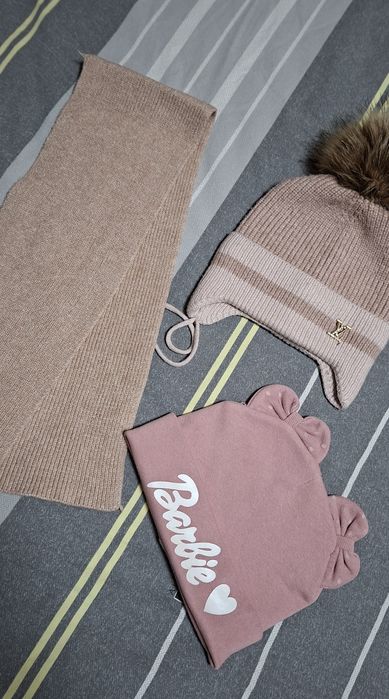 Продаётся шапка комплект в отличном состоянии