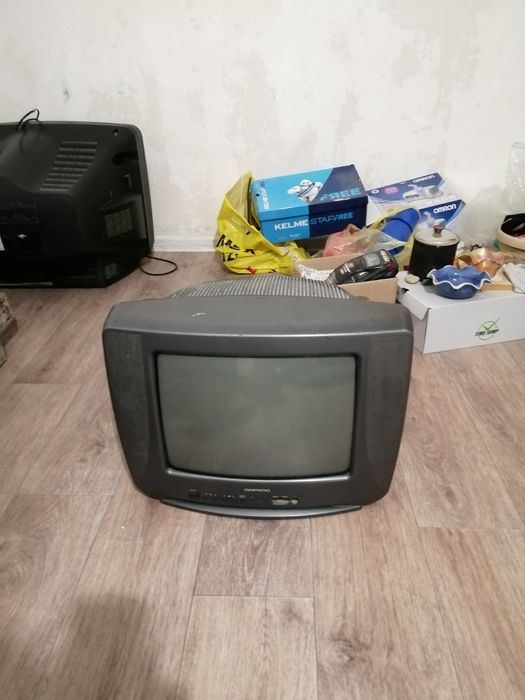 Телевизор LG продам